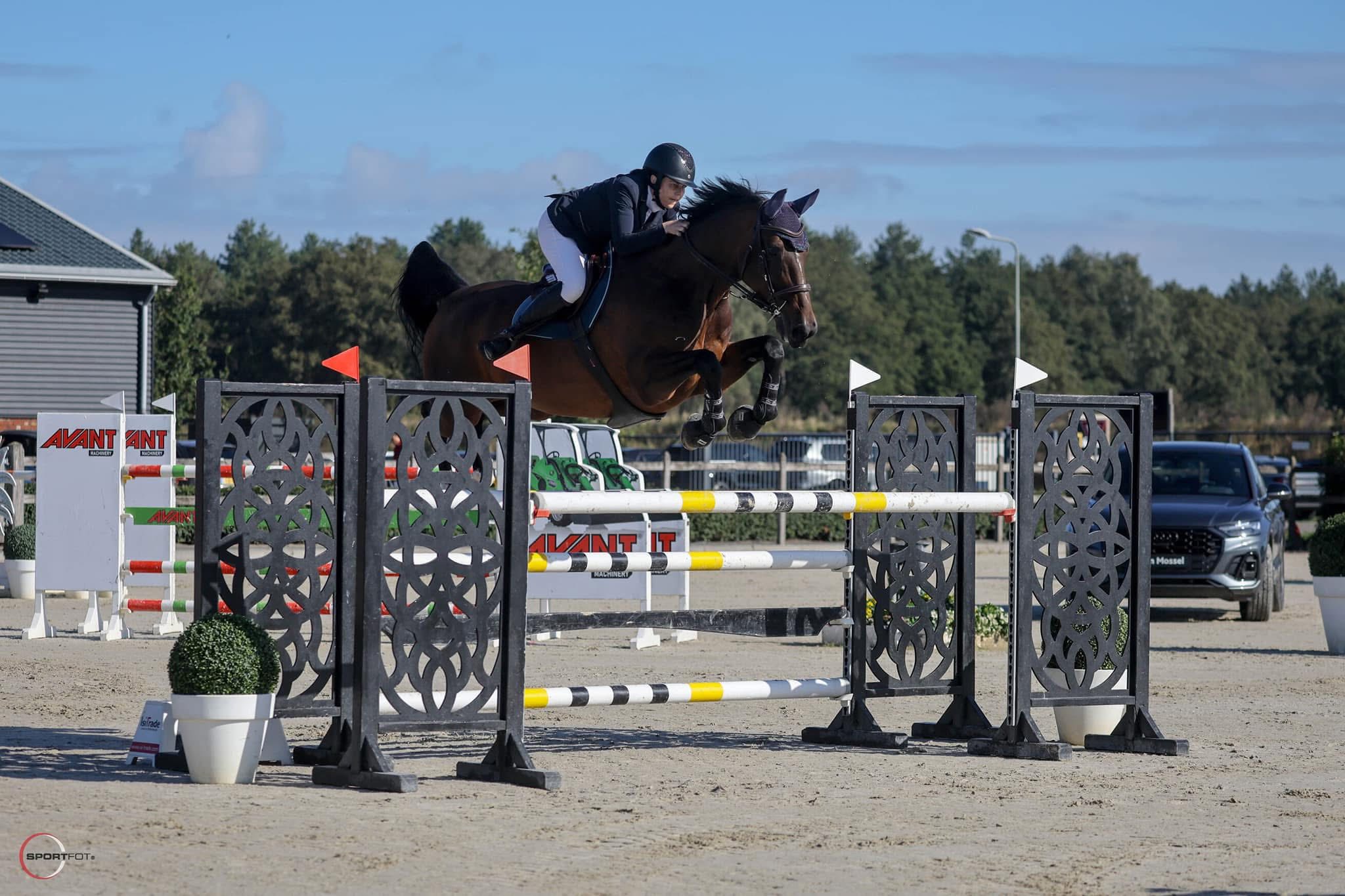 Bella jumping — dam